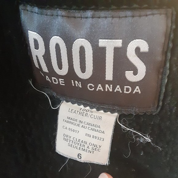 ROOTS- VTG Black Genuine Sheepskin/ Shearling- Women's Small - Picture 6 of 10